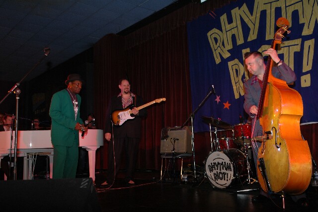 min 2007 11 24 riot 359